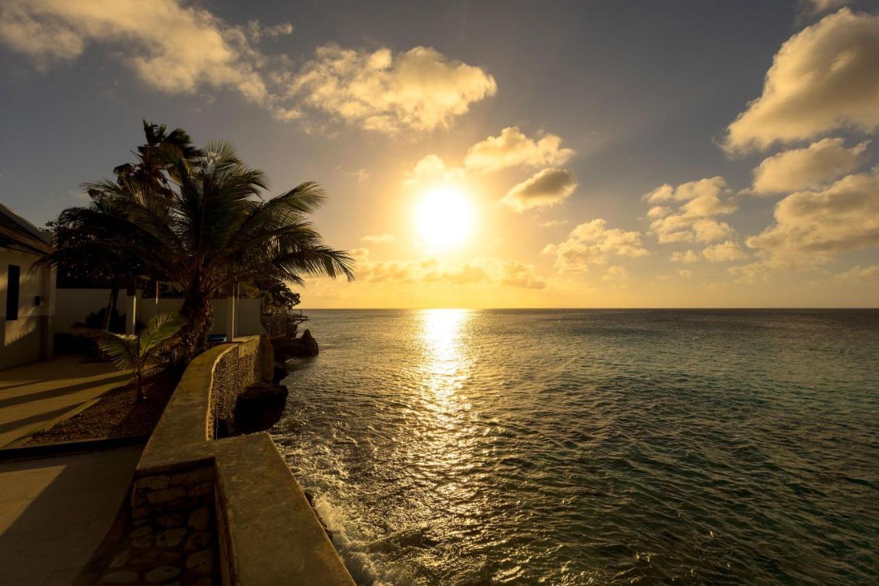 Oceanfront 72 & Sunny Villa Kralendijk  Bagian luar foto