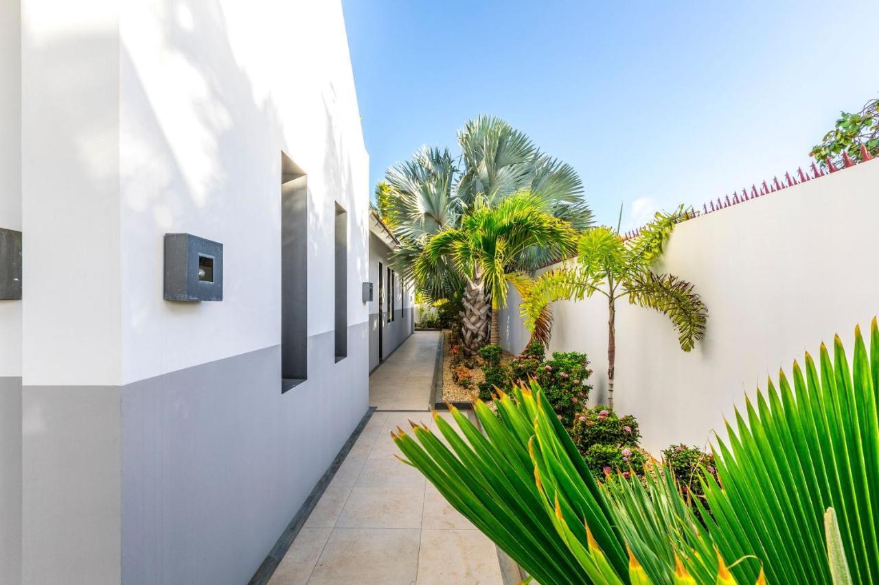 Oceanfront 72 & Sunny Villa Kralendijk  Bagian luar foto